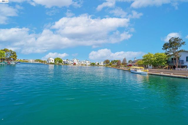 844 Balboa Ln, Foster City, CA 94404