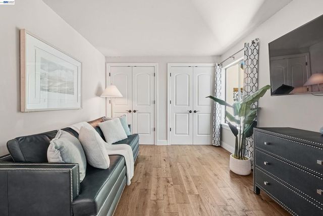 844 Balboa Ln, Foster City, CA 94404