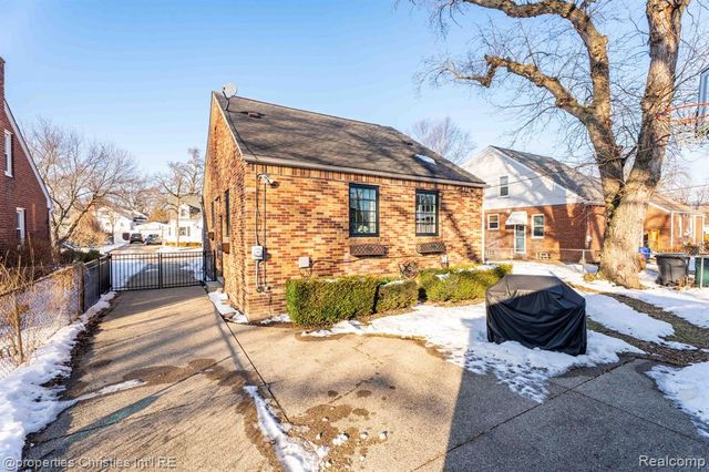 1541 Dorothea Road, Berkley, MI 48072