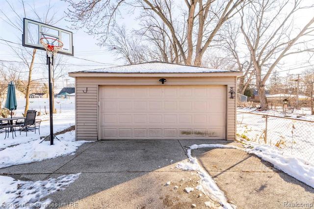 1541 Dorothea Road, Berkley, MI 48072