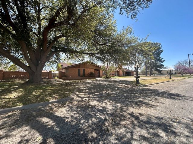 2011 W 6th St, Fort Stockton, TX 79735