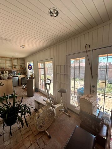 2011 W 6th St, Fort Stockton, TX 79735