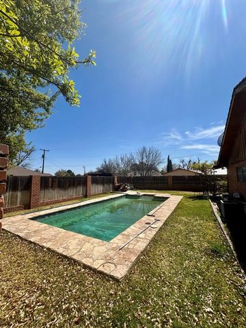 2011 W 6th St, Fort Stockton, TX 79735