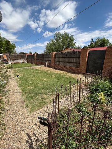 2011 W 6th St, Fort Stockton, TX 79735