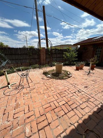 2011 W 6th St, Fort Stockton, TX 79735