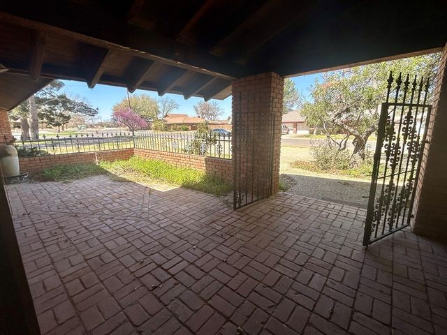 2011 W 6th St, Fort Stockton, TX 79735