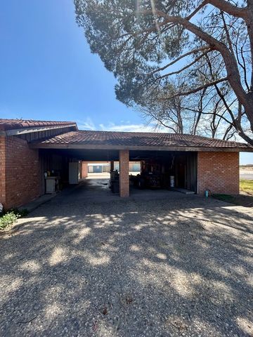 2011 W 6th St, Fort Stockton, TX 79735