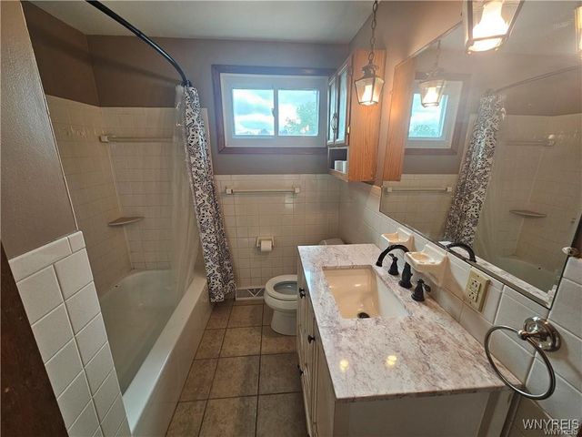 70 Theresa Drive, Cheektowaga, NY 14227