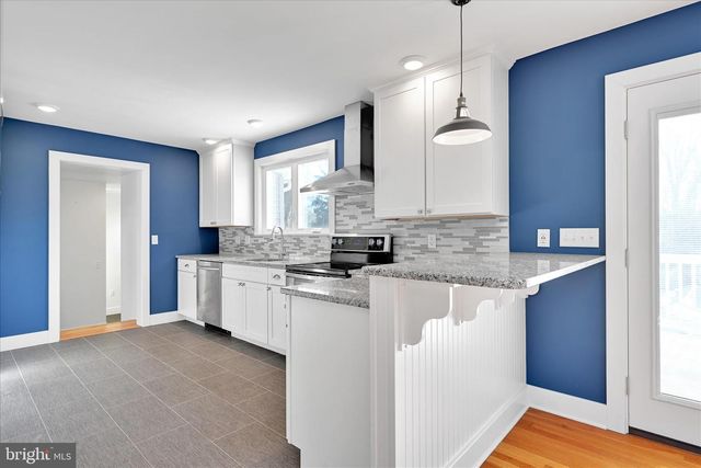 104 LOCUST ST, Annville, PA 17003