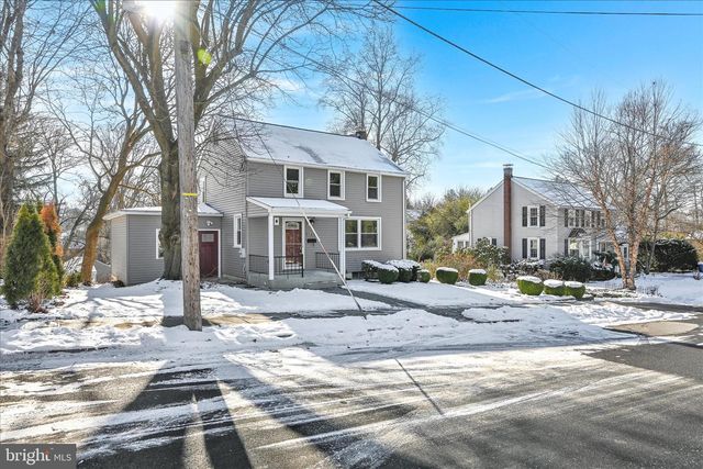 104 LOCUST ST, Annville, PA 17003