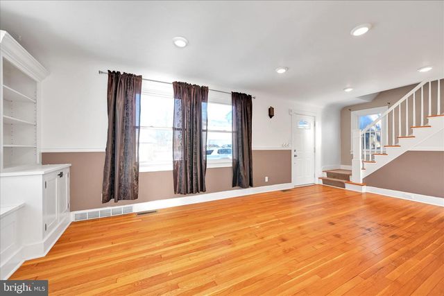 104 LOCUST ST, Annville, PA 17003