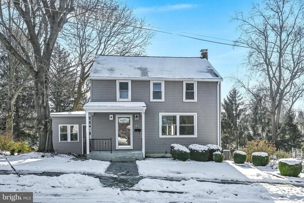 104 LOCUST ST, Annville, PA 17003