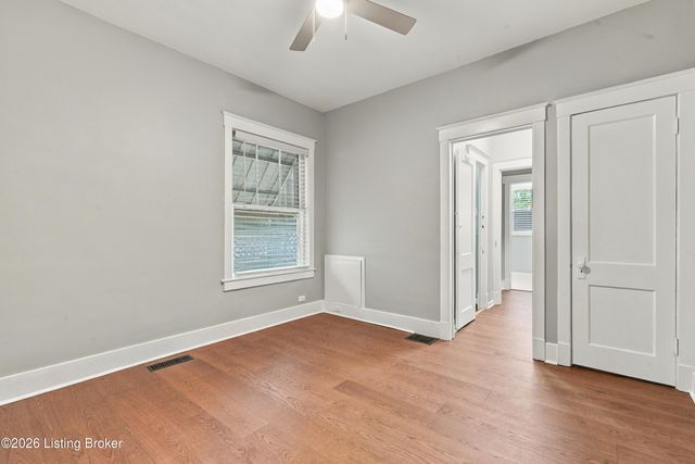945 Eastern Pkwy, Louisville, KY 40217