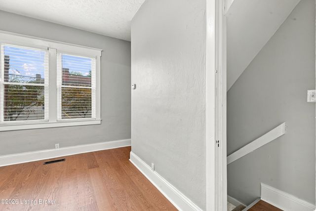 945 Eastern Pkwy, Louisville, KY 40217
