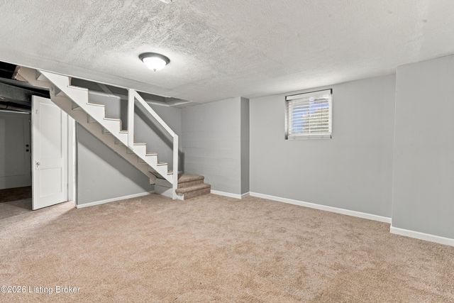 945 Eastern Pkwy, Louisville, KY 40217