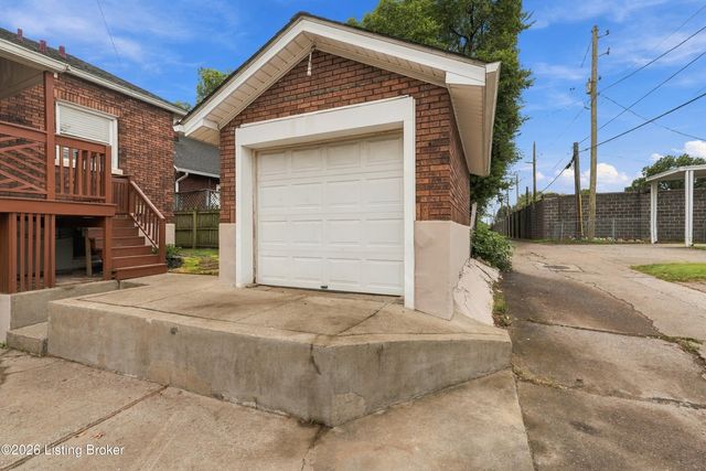 945 Eastern Pkwy, Louisville, KY 40217