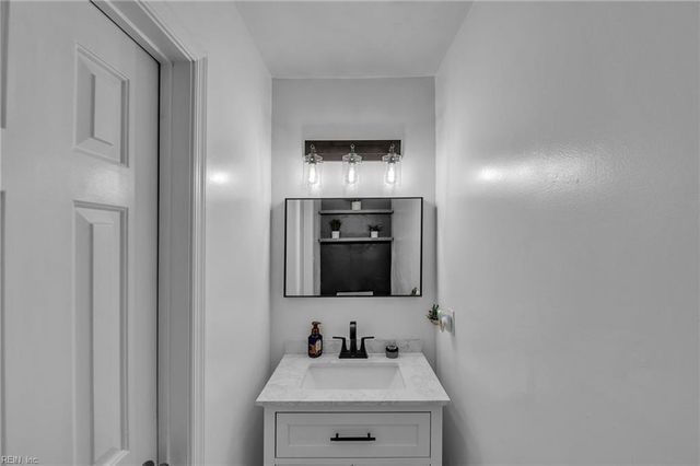 3212 Winterberry CT, Virginia Beach, VA 23453