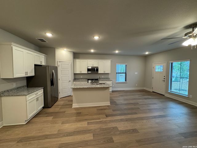 7153 Magnolia Crk Unit 101, San Antonio, TX 78252