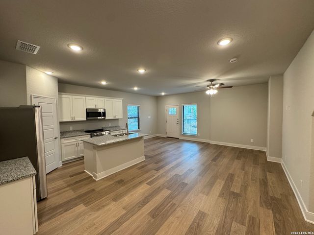 7153 Magnolia Crk Unit 101, San Antonio, TX 78252
