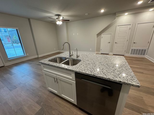 7153 Magnolia Crk Unit 101, San Antonio, TX 78252