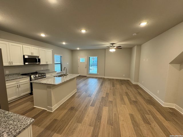 7153 Magnolia Crk Unit 101, San Antonio, TX 78252