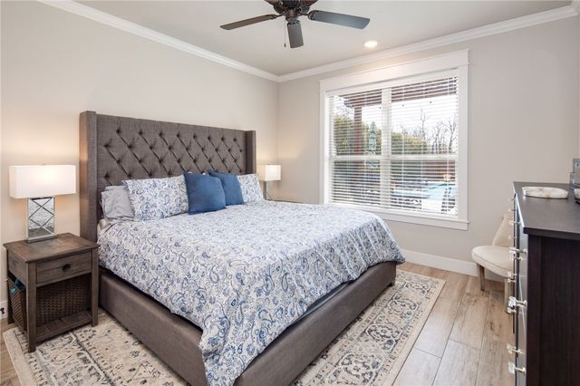 1911 Spanish Moss Drive, College Station, TX 77845