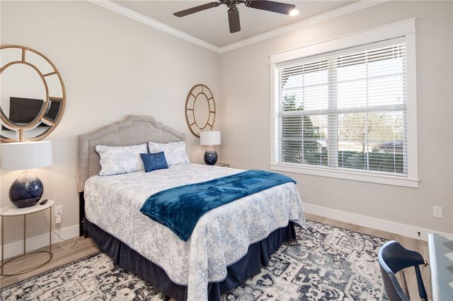 1911 Spanish Moss Drive, College Station, TX 77845