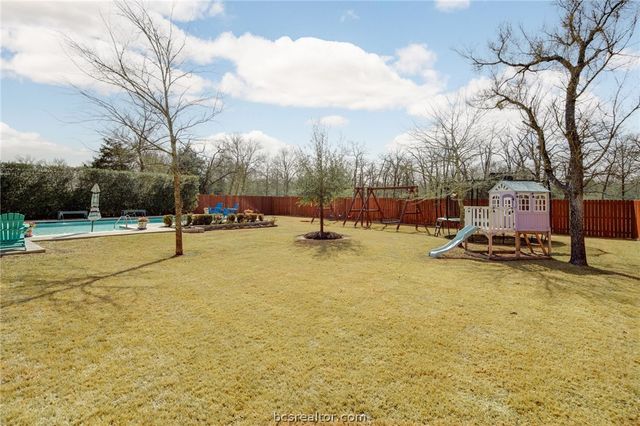 1911 Spanish Moss Drive, College Station, TX 77845