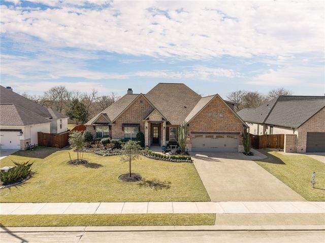 1911 Spanish Moss Drive, College Station, TX 77845