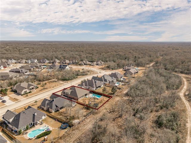 1911 Spanish Moss Drive, College Station, TX 77845