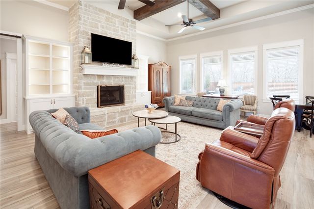 1911 Spanish Moss Drive, College Station, TX 77845