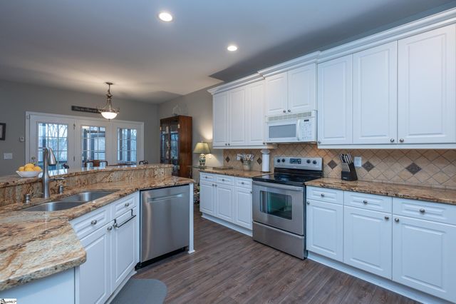 802 Worchester Place, Simpsonville, SC 29680