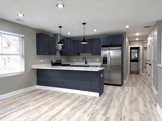 736 N Pine Avenue 1, Chicago, IL 60644