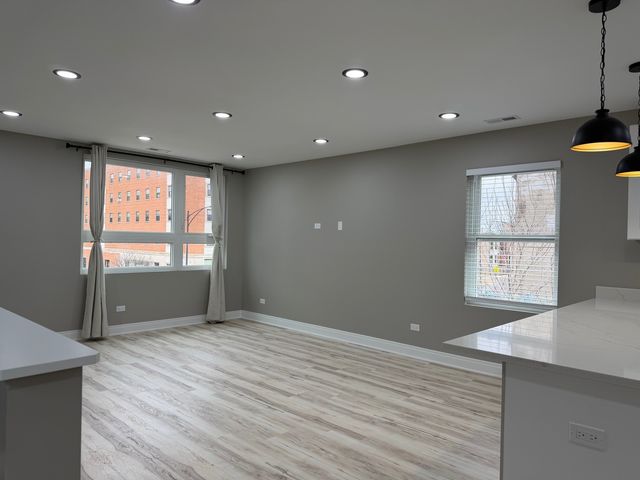736 N Pine Avenue 1, Chicago, IL 60644