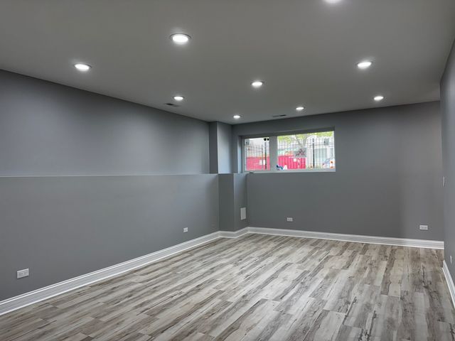 736 N Pine Avenue 1, Chicago, IL 60644
