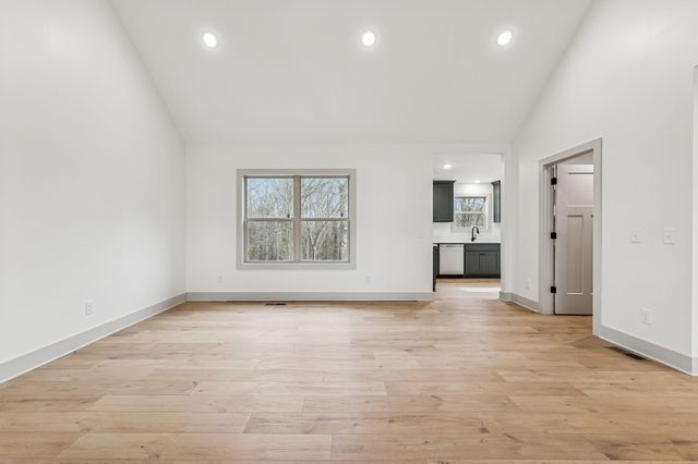 200 Leigh Anna Circle, Lafayette, TN 37083