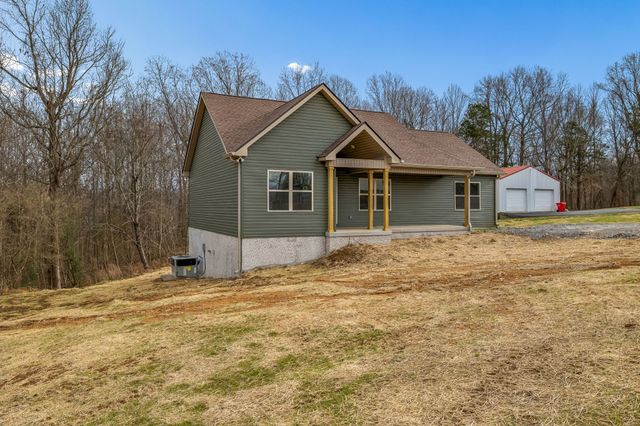200 Leigh Anna Circle, Lafayette, TN 37083