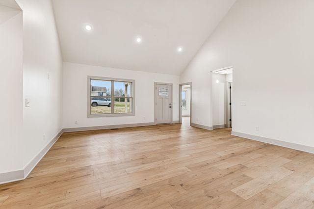 200 Leigh Anna Circle, Lafayette, TN 37083