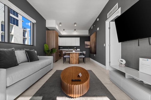 239 SW 9th St 2102, Miami, FL 33130