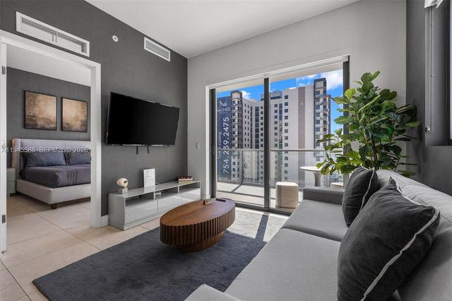 239 SW 9th St 2102, Miami, FL 33130