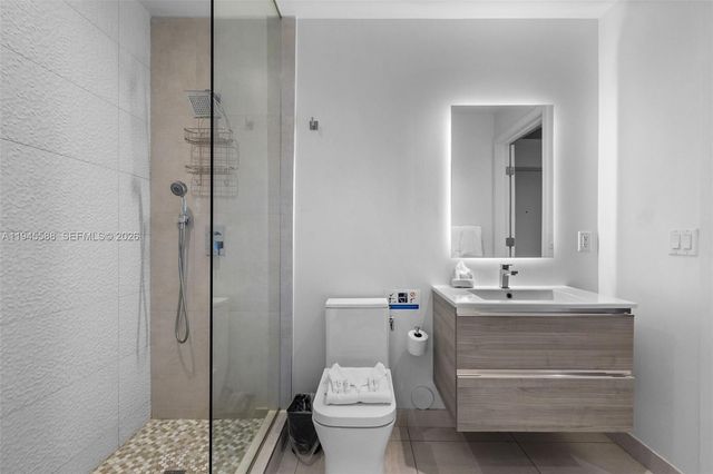 239 SW 9th St 2102, Miami, FL 33130