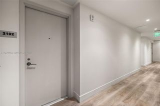 239 SW 9th St 2102, Miami, FL 33130
