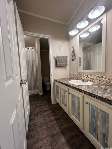 376 County Road 5702, Natalia, TX 78059