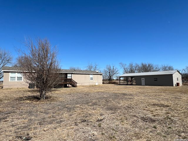 376 County Road 5702, Natalia, TX 78059