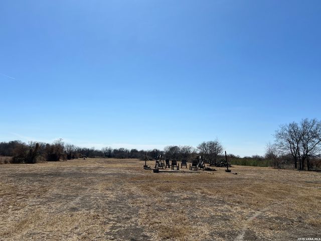 376 County Road 5702, Natalia, TX 78059