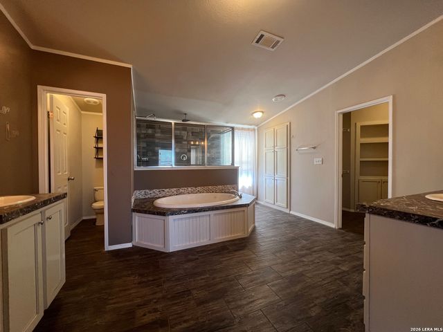 376 County Road 5702, Natalia, TX 78059