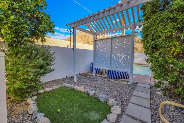 53980 Avenida Mendoza, La Quinta, CA 92253