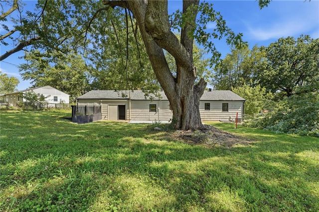 5114 S Fuller Drive, Independence, MO 64055