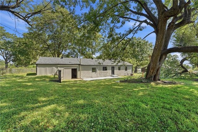 5114 S Fuller Drive, Independence, MO 64055
