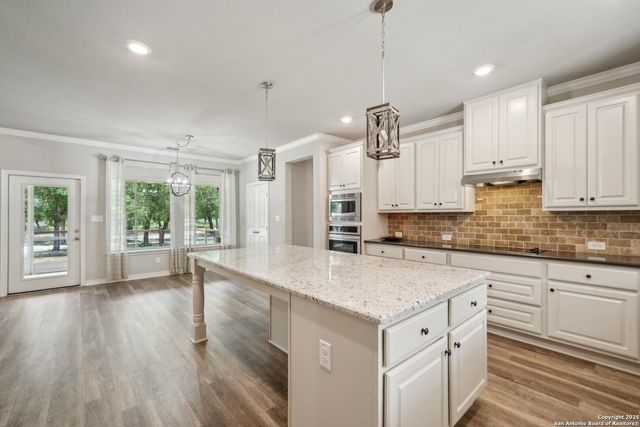 4049 Hickory Forrest, Seguin, TX 78155